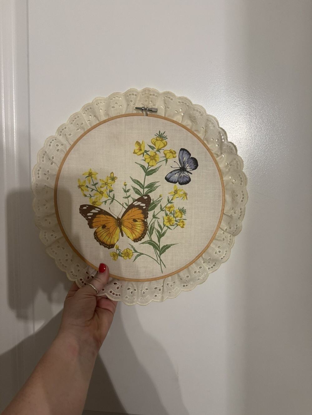 Vtg Handmade Embroidery Hoop Wall Art Butterfly Flowers Cottagecore Country Farm